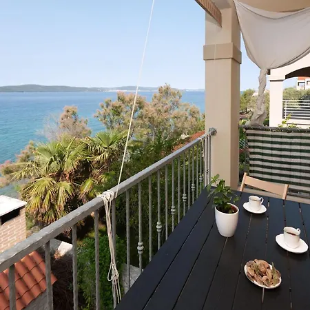 Apartment Cinthija Mit Balkon Direkt Am Bibinje