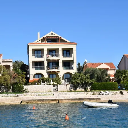 Cinthija Mit Balkon Direkt Am Apartment Bibinje