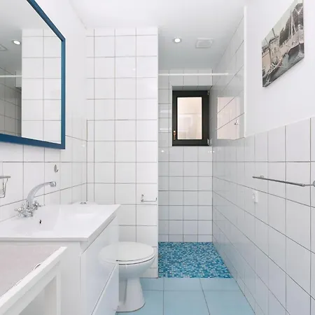 Cinthija Mit Balkon Direkt Am Apartment Bibinje